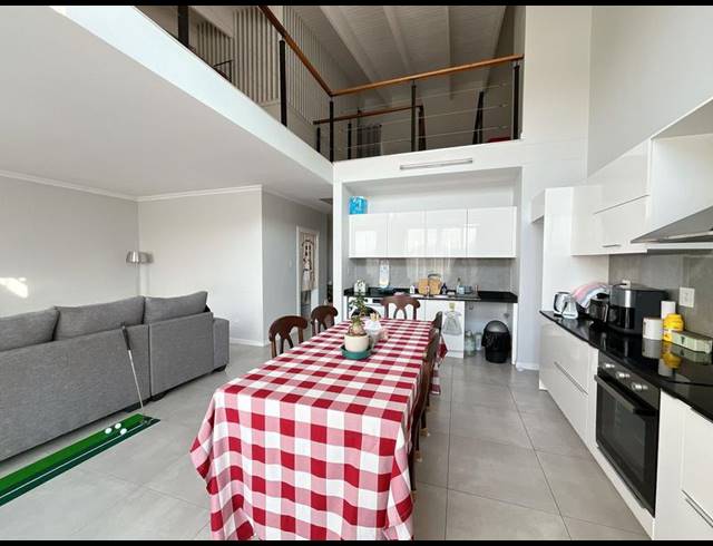 2 BEDROOM APARTMENT FOR SALE IN LYNNWOOD